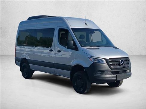 Used 2024 Mercedes-Benz Sprinter 2500 image 3