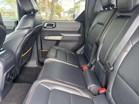 Used 2023 Ford Bronco Badlands image 13