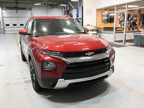 Used 2023 Chevrolet TrailBlazer LT w/ Convenience Package image 3