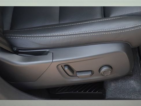 Certified 2025 Volvo XC40 B5 Ultra w/ Protection Package Premier image 20