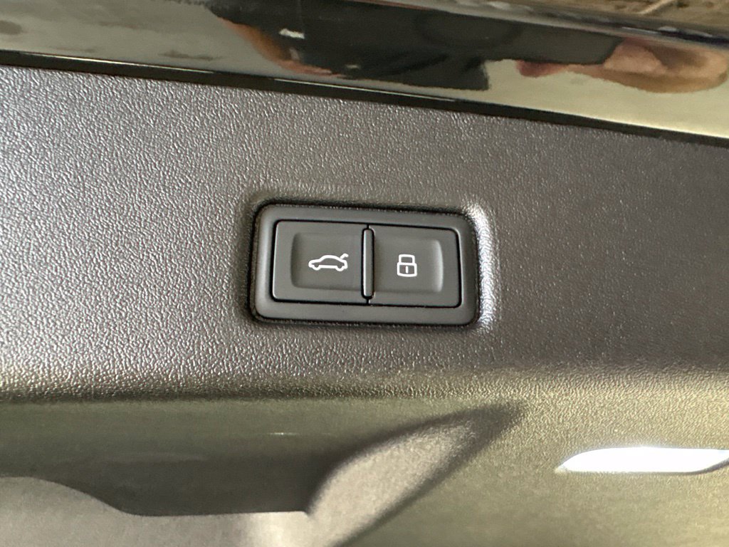 Used 2025 Audi Q5 Premium AWD/4WD image 23