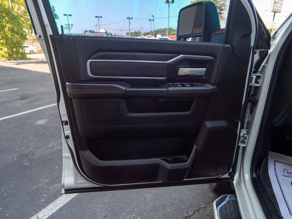 Used 2024 RAM 3500 Big Horn AWD/4WD image 16