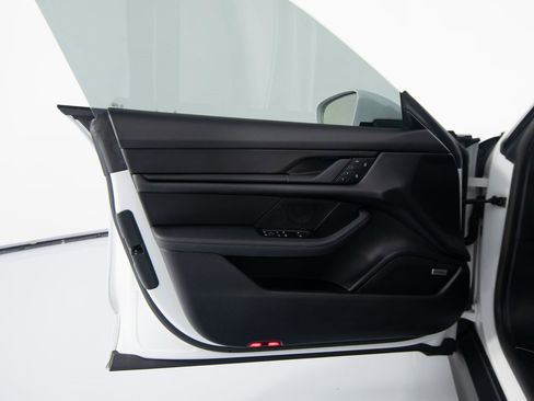 Certified 2022 Porsche Taycan image 19