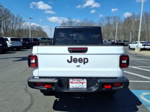 Used 2025 Jeep Gladiator Rubicon w/ Convenience Group AWD/4WD image 7