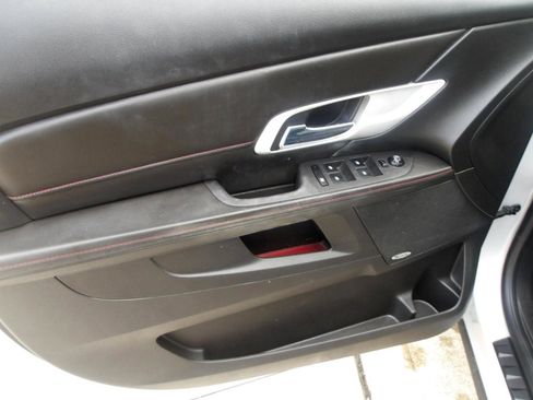 Used 2011 GMC Terrain SLT image 18