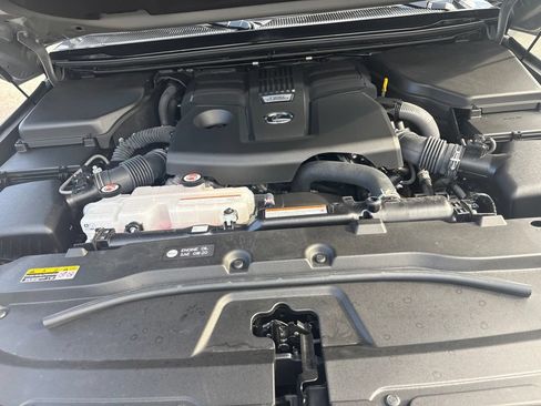 Certified 2025 Lexus GX 550 w/ Accessory Package (2T) AWD/4WD image 10