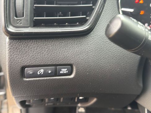 Used 2018 Nissan Rogue SL AWD/4WD image 12