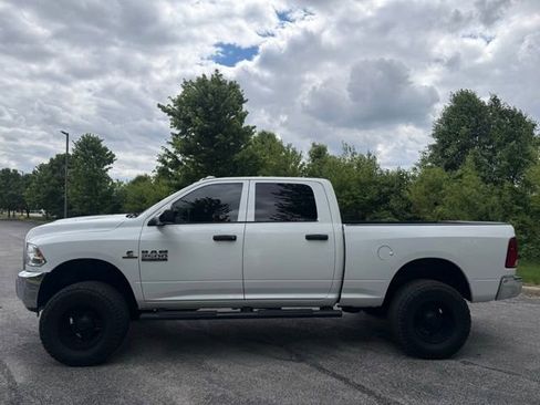 Used 2018 RAM 2500 Tradesman w/ Chrome Appearance Group AWD/4WD image 3
