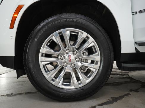 Used 2025 GMC Yukon Denali AWD/4WD image 38