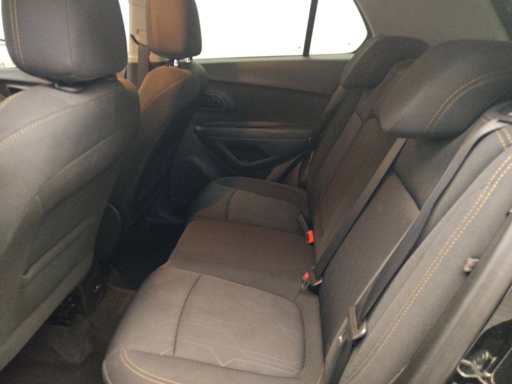 Used 2020 Chevrolet Trax LT FWD image 18