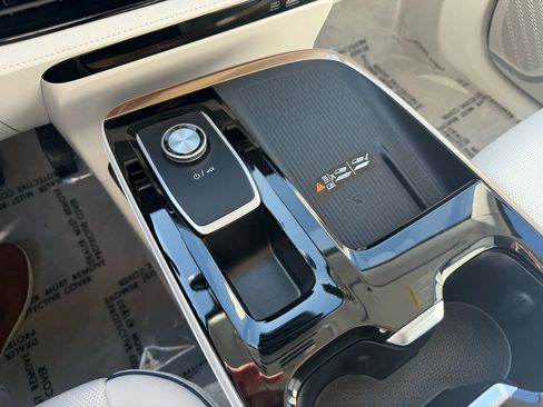 Used 2025 Buick Enclave Avenir w/ Trailering Package, 5000 lbs. image 16