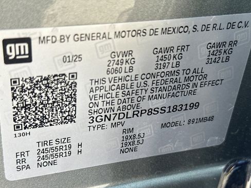 Used 2025 Chevrolet Equinox EV LT w/ Convenience Package image 29