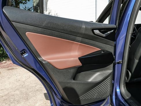 Used 2021 Volkswagen ID.4 Pro S image 46