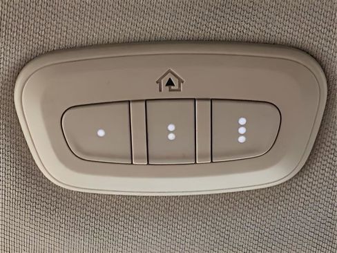 Used 2016 Jeep Cherokee Limited image 27