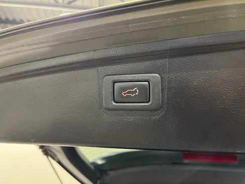 Used 2018 Subaru Outback 3.6R Touring AWD/4WD image 15