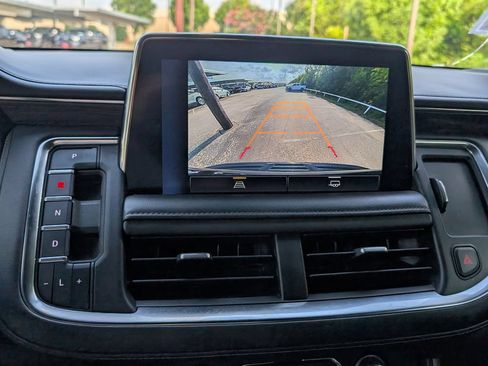Used 2022 Chevrolet Suburban Z71 AWD/4WD image 8