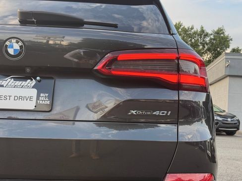 Used 2019 BMW X5 xDrive40i w/ Convenience Package AWD/4WD image 10