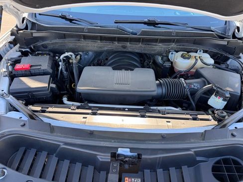 Used 2023 Chevrolet Suburban LT image 8