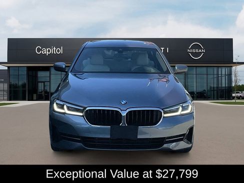 Used 2022 BMW 530i w/ Premium Package image 2