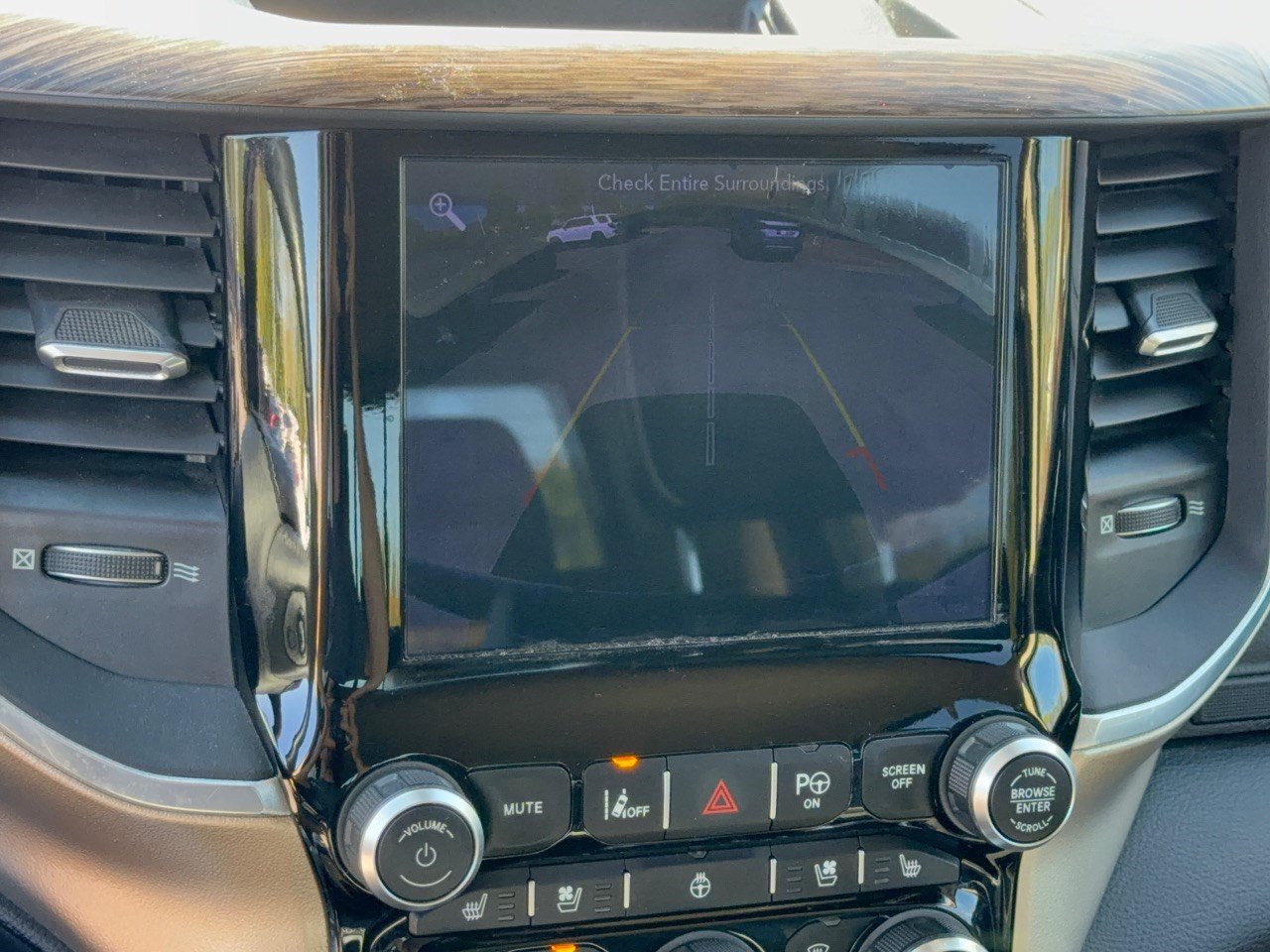 Used 2019 RAM 1500 Laramie RWD image 24