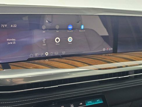 Certified 2025 Cadillac Escalade Sport Platinum w/ LPO, Floor Liner Package AWD/4WD image 28