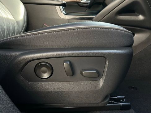 Used 2022 Buick Envision Avenir w/ Premium Seat Package image 31