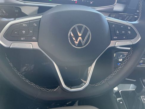 Used 2025 Volkswagen Taos SE image 25