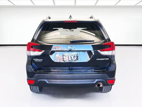 Used 2024 Subaru Forester Premium image 5