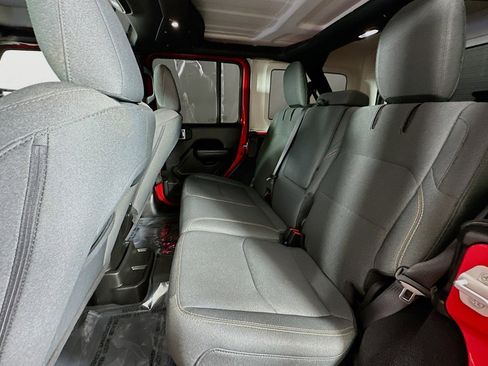 Used 2024 Jeep Wrangler Willys image 9