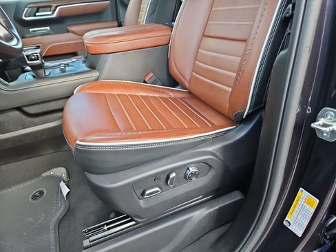 Used 2025 GMC Sierra 1500 Denali Ultimate AWD/4WD image 12