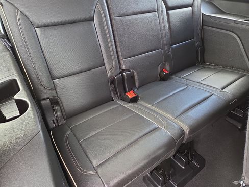 Used 2024 GMC Yukon SLT AWD/4WD image 20