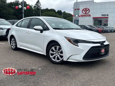 Used 2024 Toyota Corolla LE FWD image 1