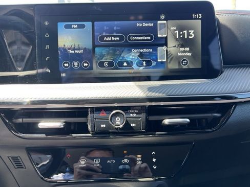 Used 2025 Nissan Kicks SR image 10