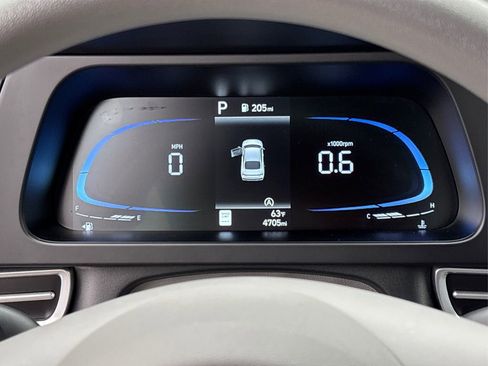 Certified 2025 Hyundai Elantra SE image 20