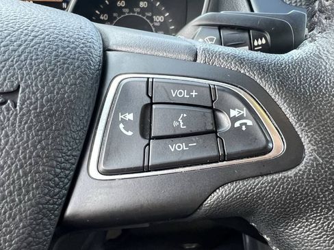 Used 2017 Ford Focus Titanium FWD image 17