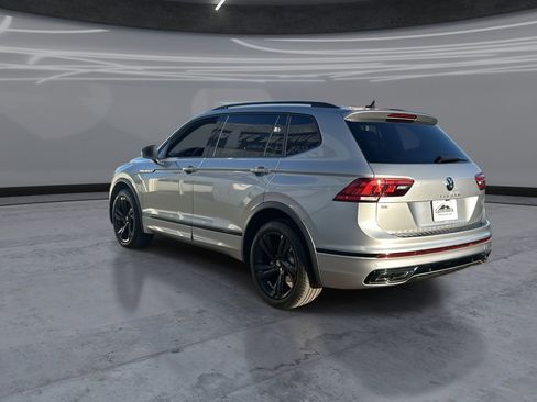 Certified 2024 Volkswagen Tiguan SE R-Line image 4