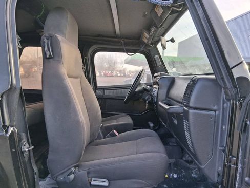 Used 2006 Jeep Wrangler X AWD/4WD image 8