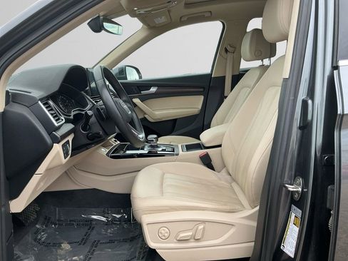 Used 2022 Audi Q5 2.0T Premium w/ Convenience Package image 9