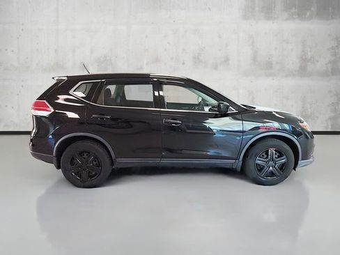 Used 2016 Nissan Rogue S image 4