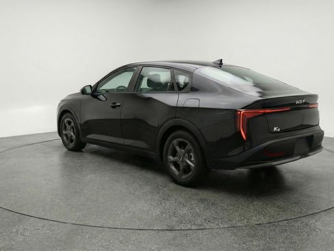 Used 2025 Kia K4 LXS image 6