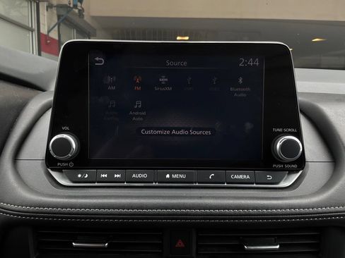 Used 2025 Nissan Rogue SV FWD image 29