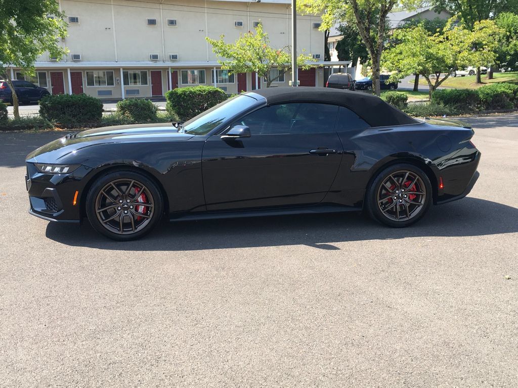 Used 2024 Ford Mustang GT Premium RWD image 3