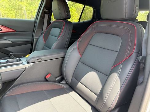 Used 2025 Chevrolet Equinox EV RS FWD image 14