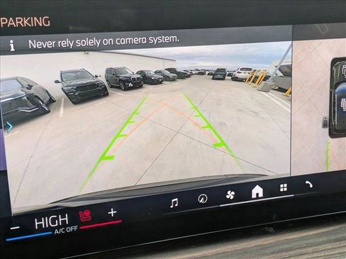 Used 2024 BMW X5 xDrive40i w/ Premium Package image 14