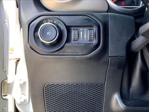 Used 2018 Jeep Wrangler Unlimited Sport S AWD/4WD image 33