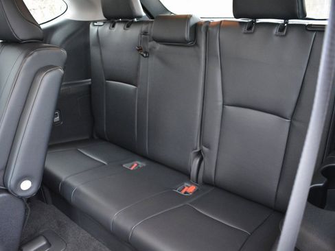 Used 2023 Toyota Highlander XLE image 25