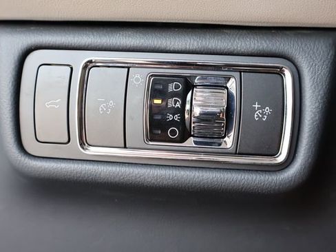 New 2025 Lincoln Aviator 2WD w/ Equipment Group 101A image 24