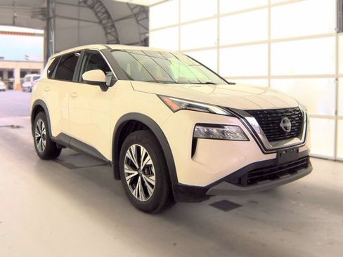 Used 2023 Nissan Rogue SV AWD/4WD image 2