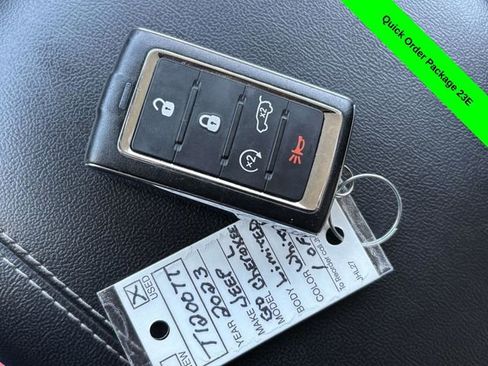 Used 2023 Jeep Grand Cherokee L Limited AWD/4WD image 23