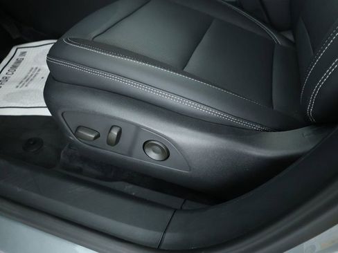 Used 2024 Chevrolet Blazer EV LT image 9